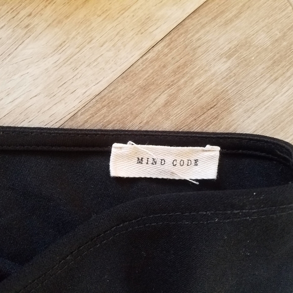 Sold.     Little black romper - Picture 5 of 7